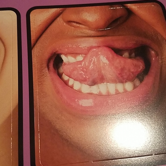 Selfie Studio with 25 Props and over 100 Stickers - Picture 4 of 10